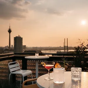 ruby-luna-hotel-dusseldorf.dortmundhotels.net/